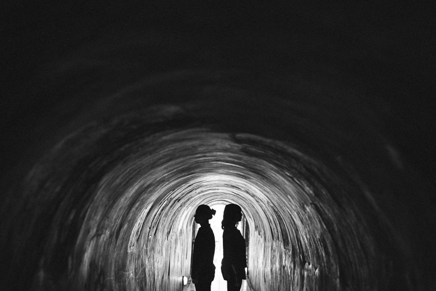 chiangmai prewedding tunnel black and white